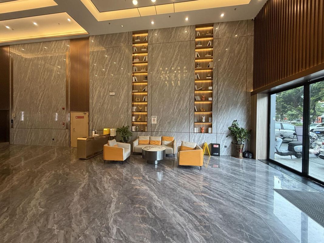安柏丽晶国际酒店(深圳华南城禾花地铁站店)