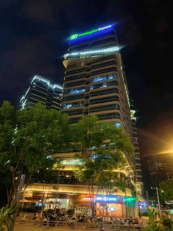 成都天府高新智选假日酒店