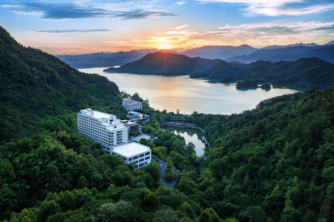 洲至奢选千岛湖燕山度假酒店