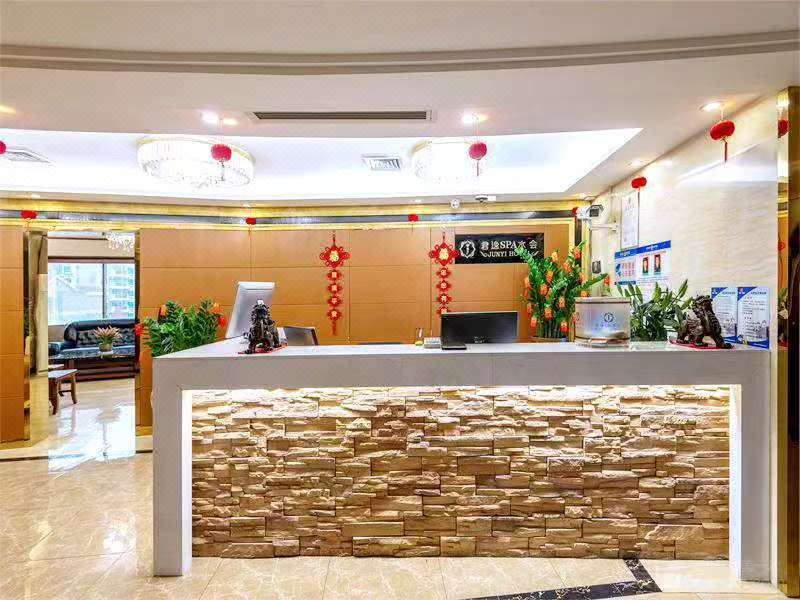 深圳君逸国际酒店(龙岗四联地铁站店)