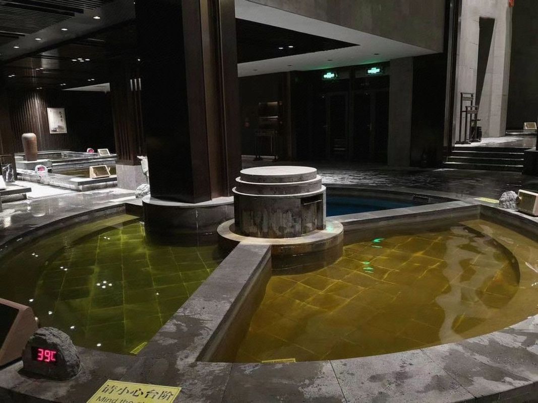 哈尔滨枫叶小镇温泉度假酒店