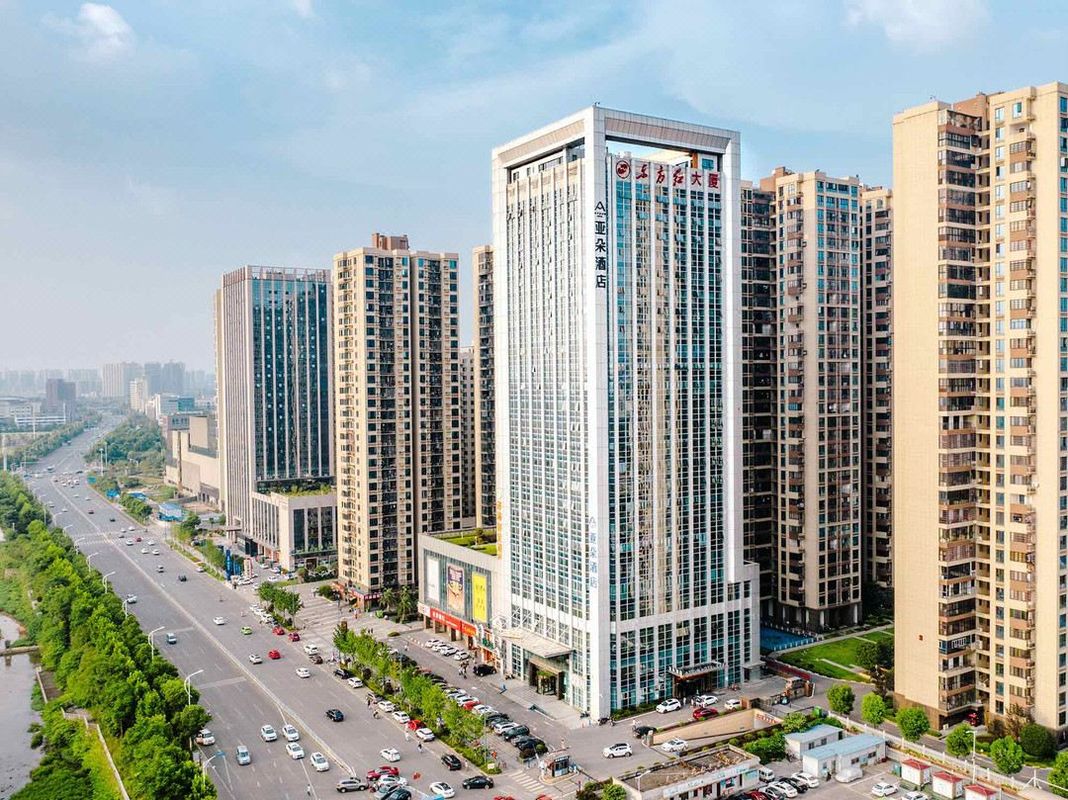 长沙麓谷高新区东方红中路亚朵酒店