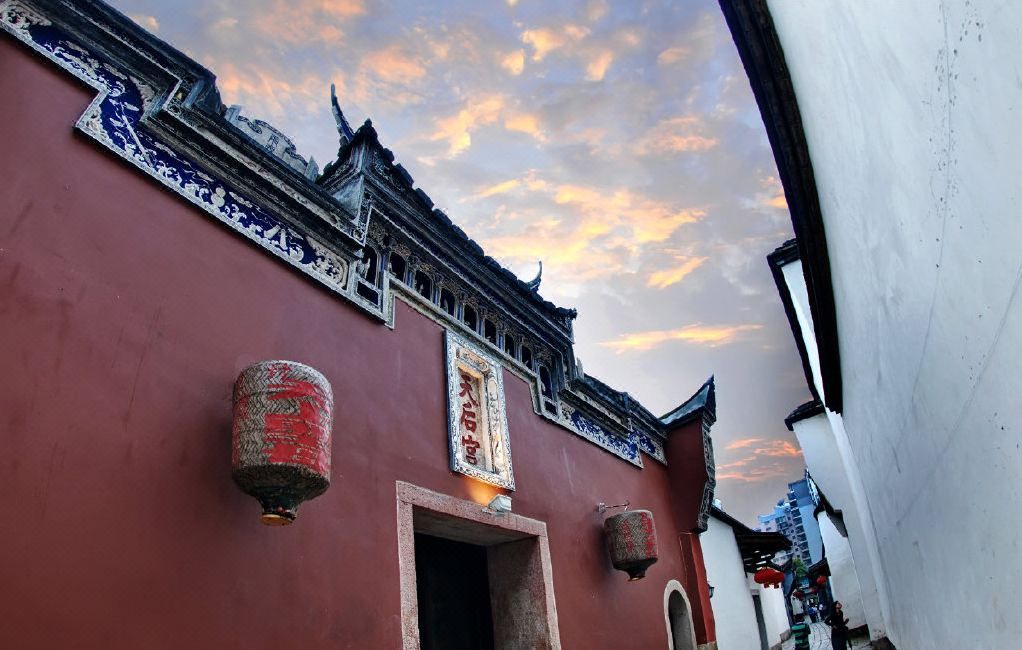 福州火车站地铁站华林路亚朵酒店