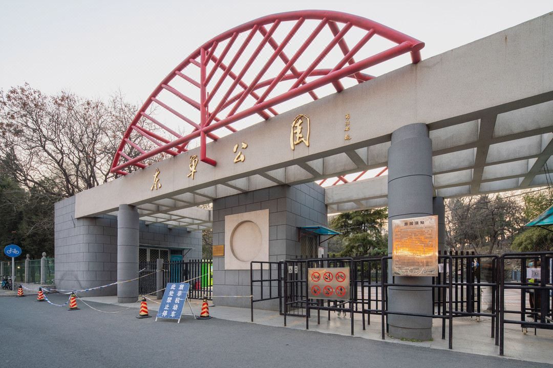 北京内蒙古大厦(王府井商业街东单地铁站店)