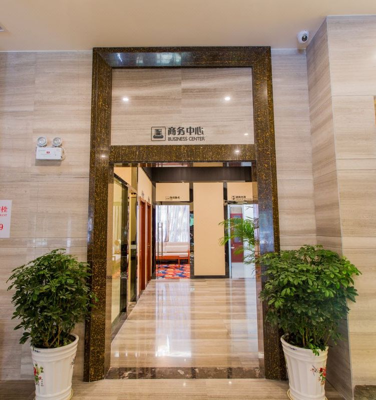 丽橙酒店&middot;逸(西安永宁门省人民医院黄雁村地铁站店)