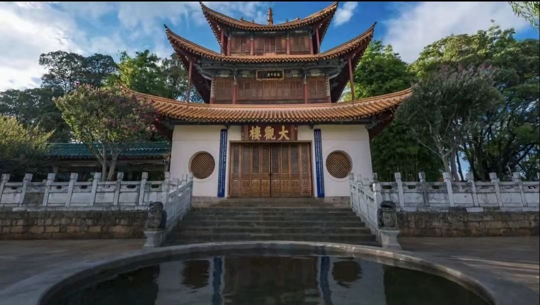 夕月亮酒店(昆明同德广场云南财经大学店)