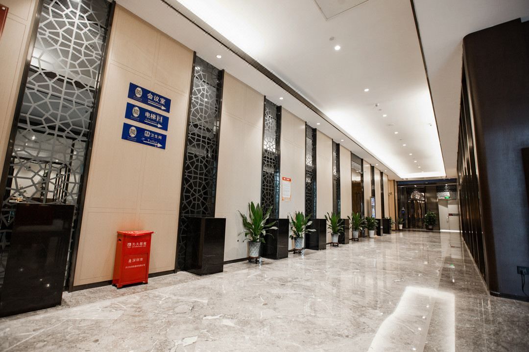 深圳凯雷斯顿酒店(红花山体育中心红花山地铁站店)