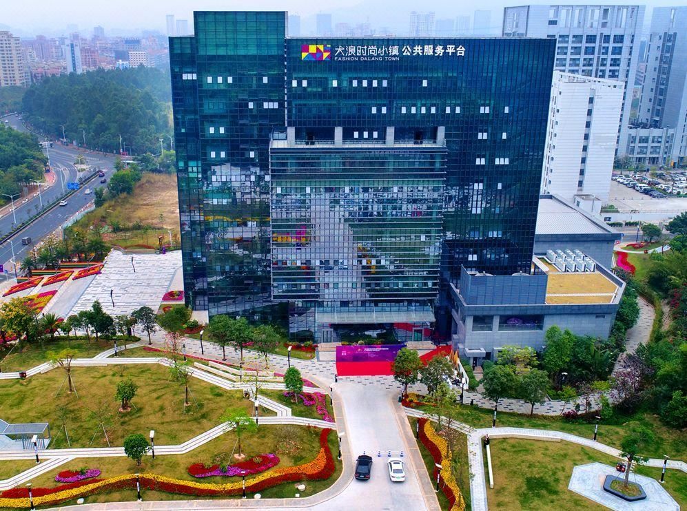 深圳龙华大浪商业中心亚朵X酒店