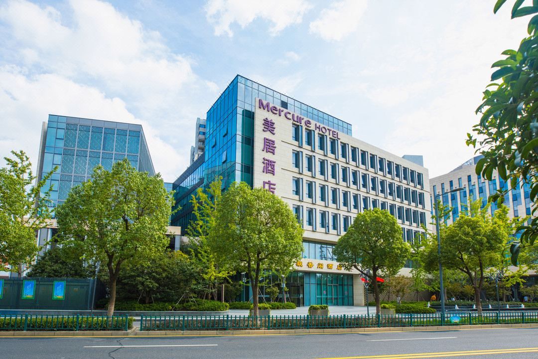昆山高新万象汇美居酒店