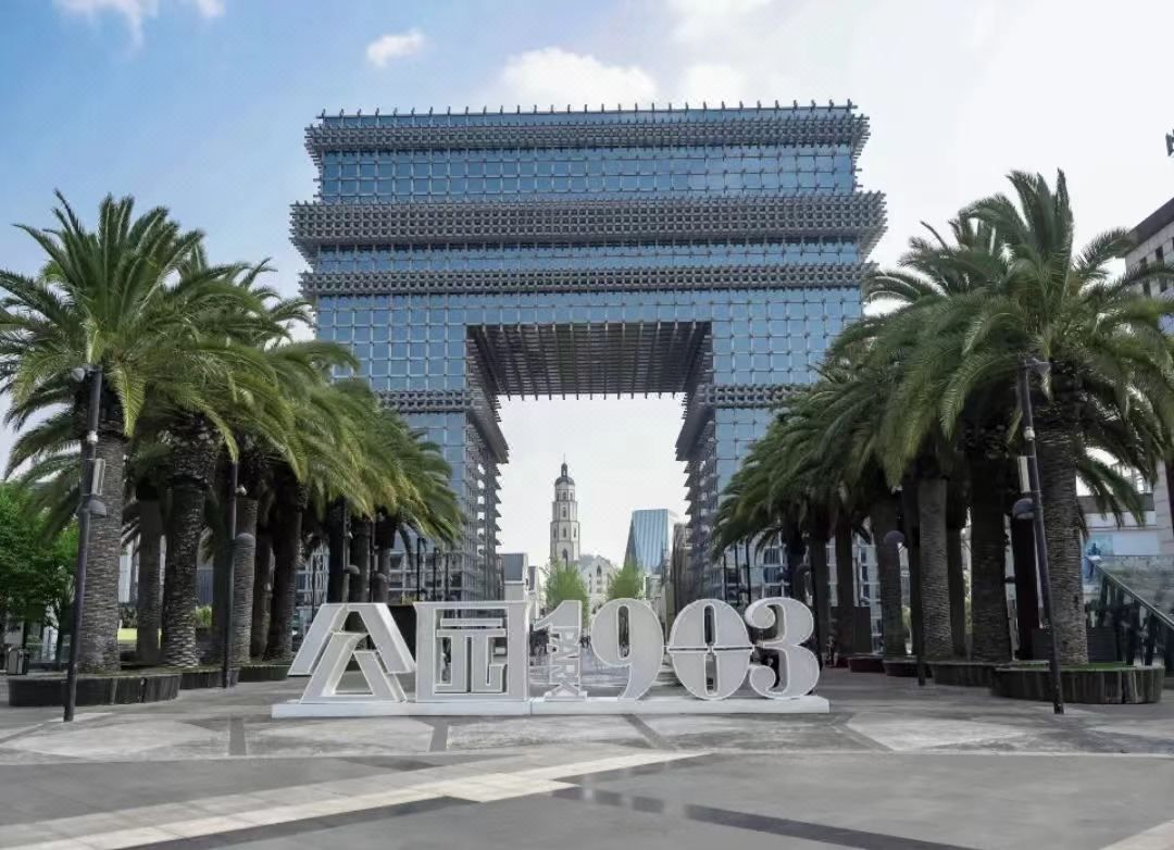夕月亮酒店(昆明同德广场云南财经大学店)