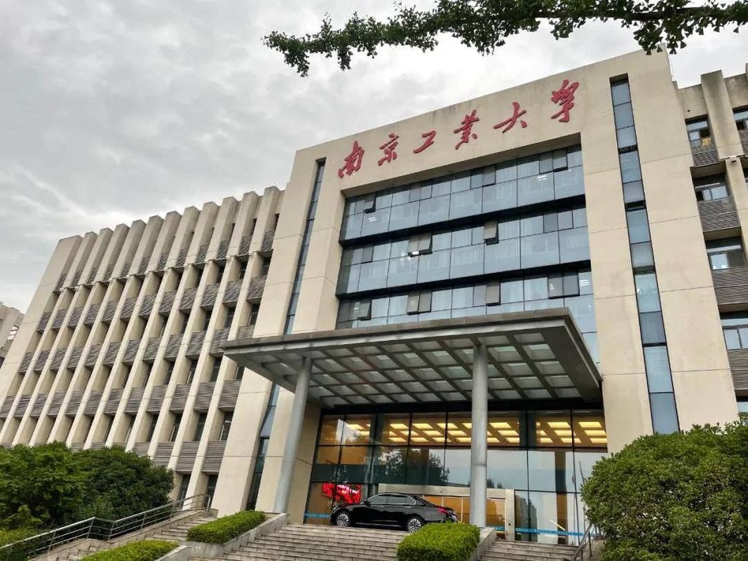 南京江北新区工业大学亚朵酒店