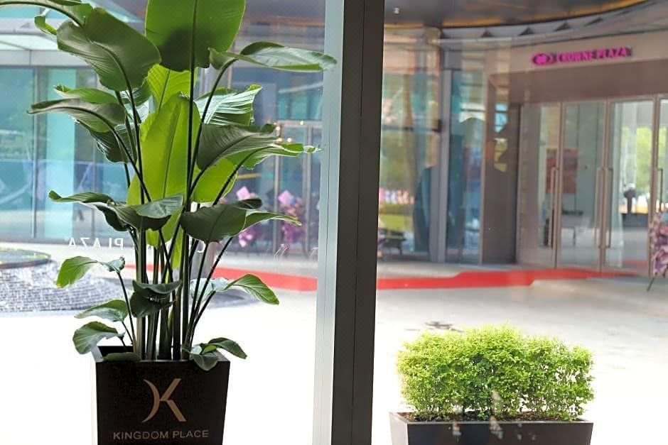 上海虹桥金臣皇冠假日酒店
