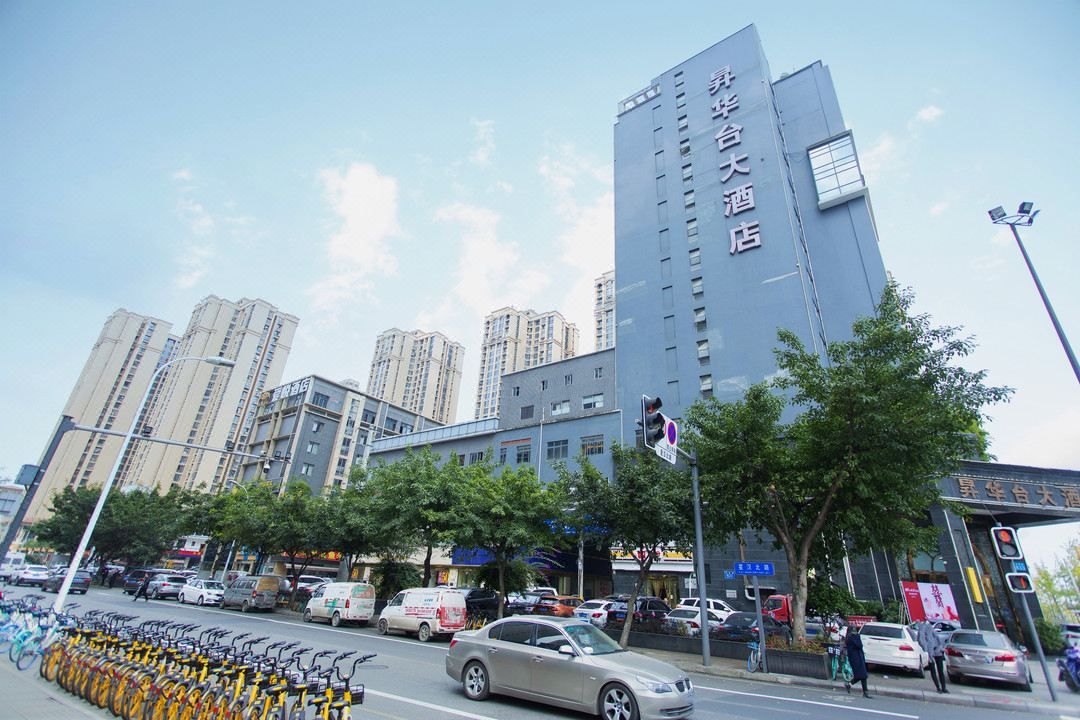 昇华台大酒店(成都欢乐谷店)