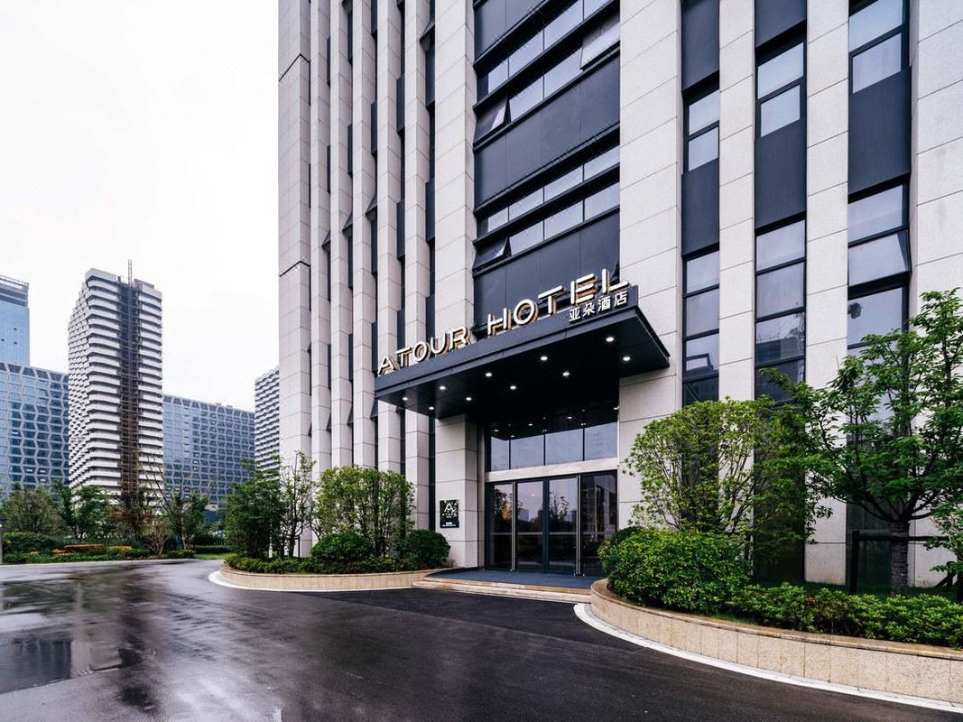 南京奥体中心天合广场亚朵酒店