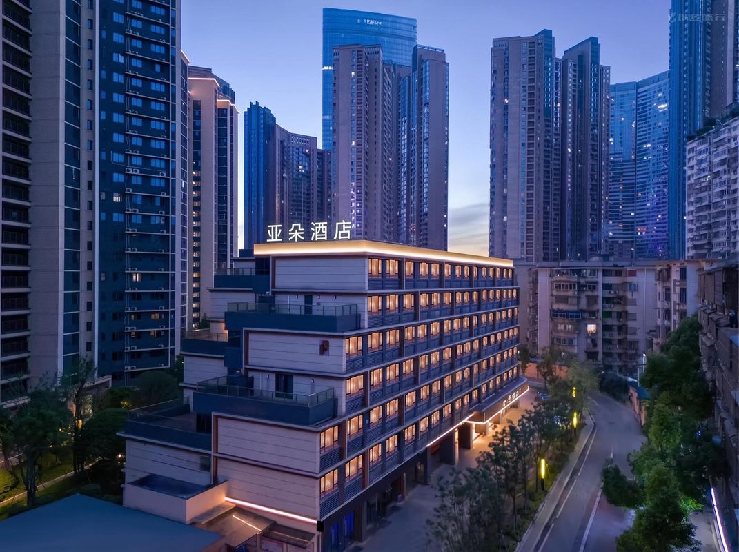 长沙五一广场碧沙湖地铁站亚朵酒店