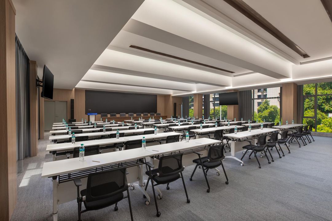 武汉理工大学街道口华美达安可酒店