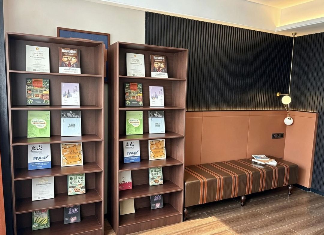 尼亚&middot;亦里Neyar光影美奢酒店(五一广场IFS国金中心店)