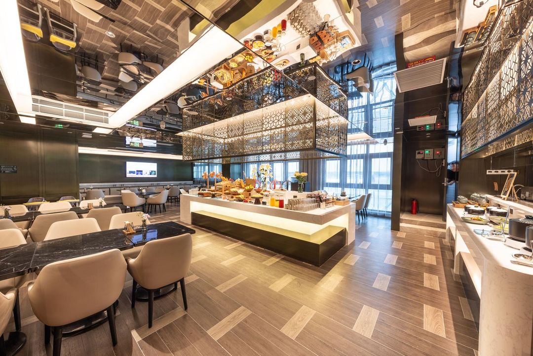 深圳福田华强北步行街亚朵酒店