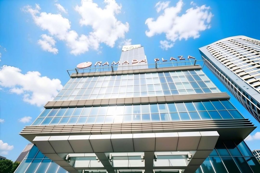 杭州滨江宝龙城诚业路华美达酒店