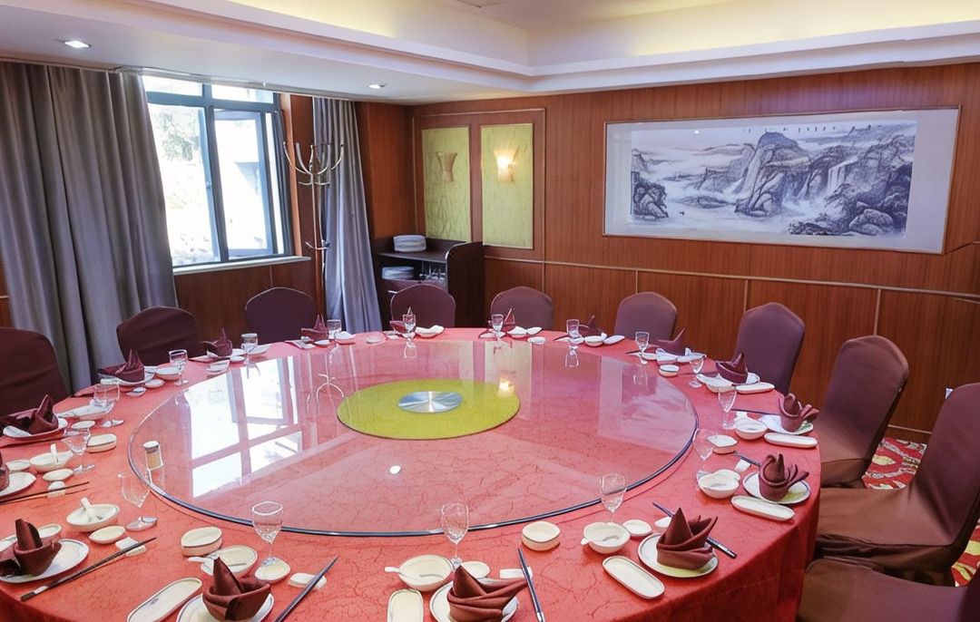 杭州西湖湖滨河坊街丽正门酒店