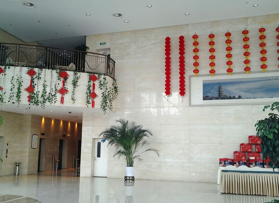 杭州滨江宝龙城诚业路华美达酒店