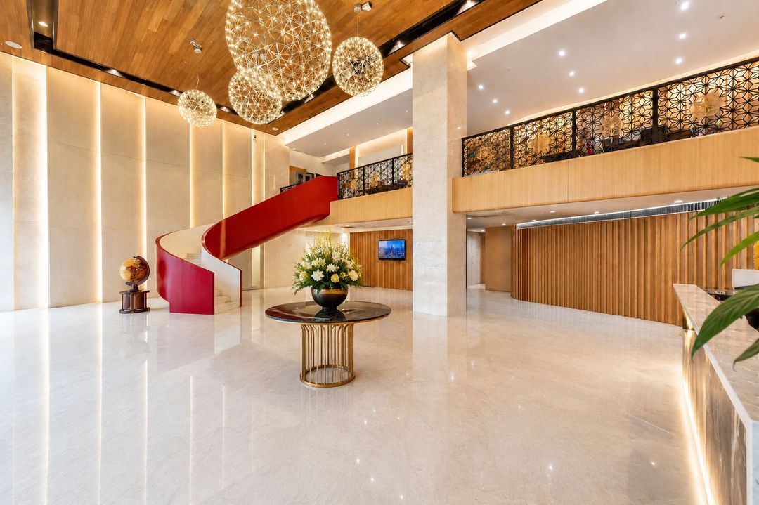 贵阳十里河滩花溪公园地铁站万宜丽景酒店