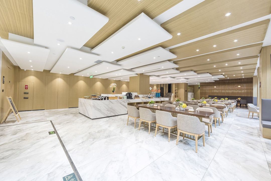 郑州河南省人民医院金水路亚朵酒店