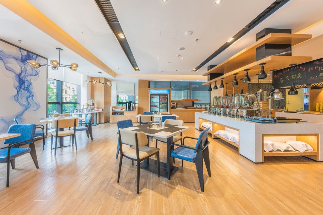 武汉万豪万枫酒店(街道口理工大学南湖校区店)