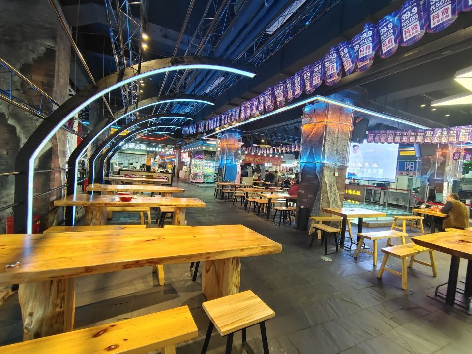 悦致酒店(长沙贺龙体育馆黄土岭地铁站店)