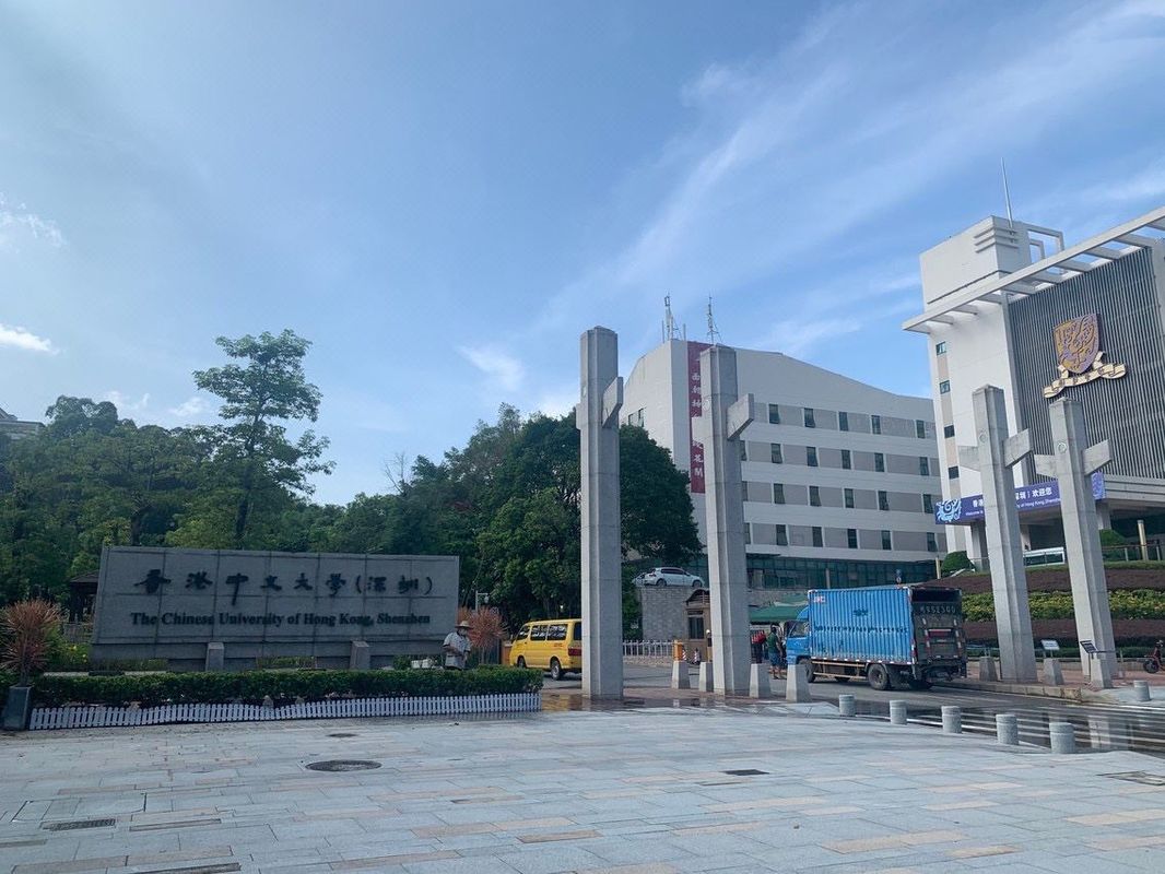 华轩里酒店(大运中心体育馆店)