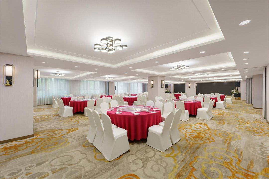 沈阳南阳湖街地铁站希尔顿惠庭酒店