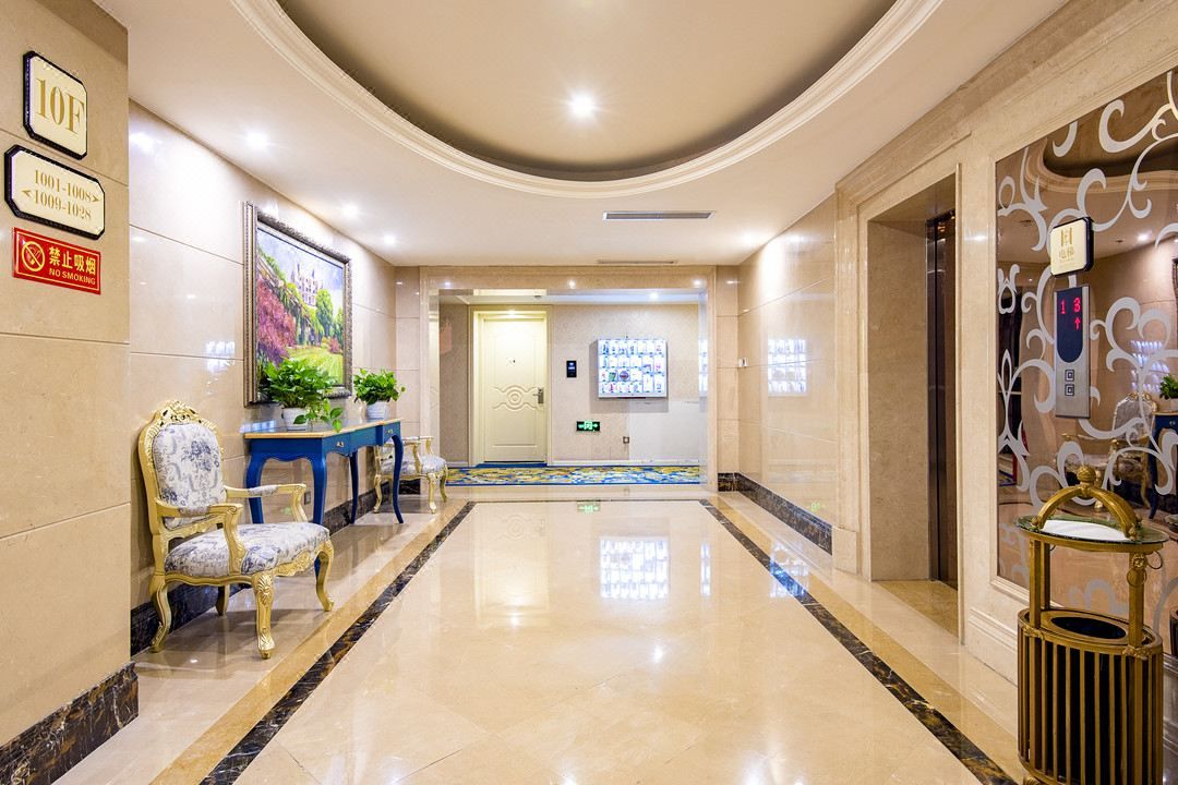 埃菲尔国际酒店(成都太平园红牌楼地铁站店)
