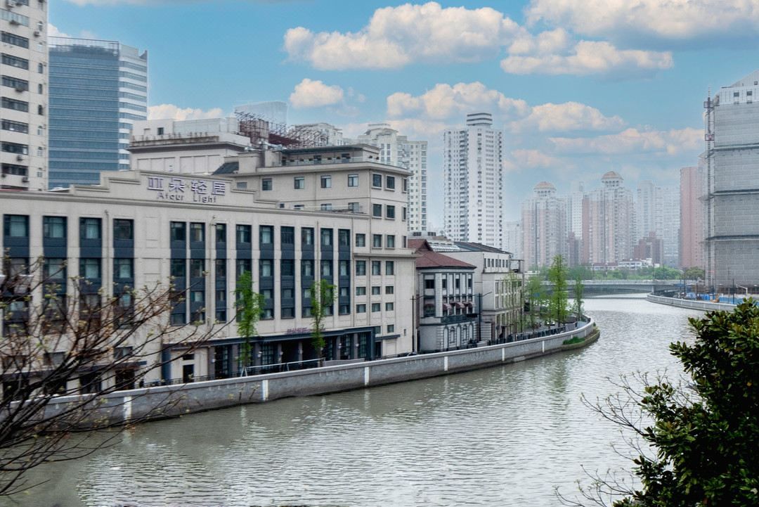上海静安自然博物馆亚朵轻居酒店