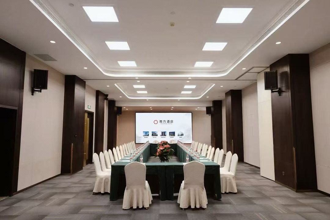 南方酒店(中铁西安中心丈八一路地铁站店)
