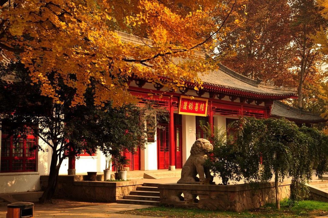 西安巴塞罗奥仕登酒店(明城墙长乐门地铁站店)