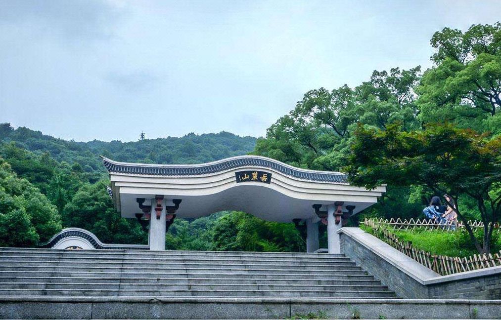 长沙梅溪湖希尔顿欢朋酒店