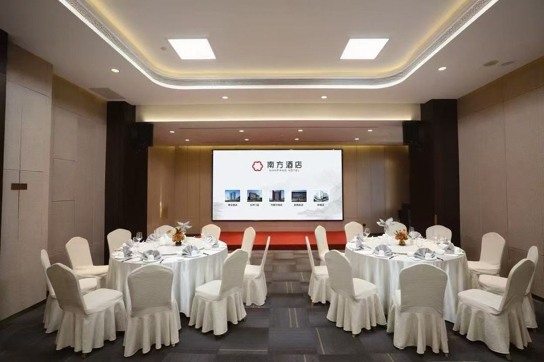 南方酒店(中铁西安中心丈八一路地铁站店)