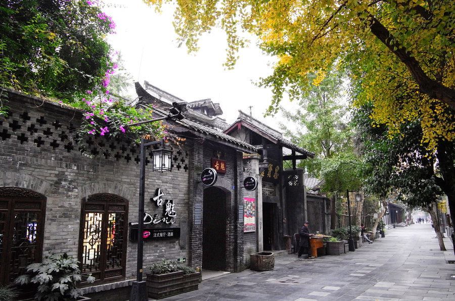 云湾酒店(成都彭州南部新城店)