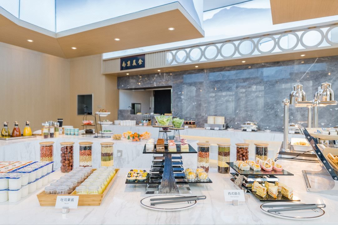 南京板桥吾悦广场亚朵酒店