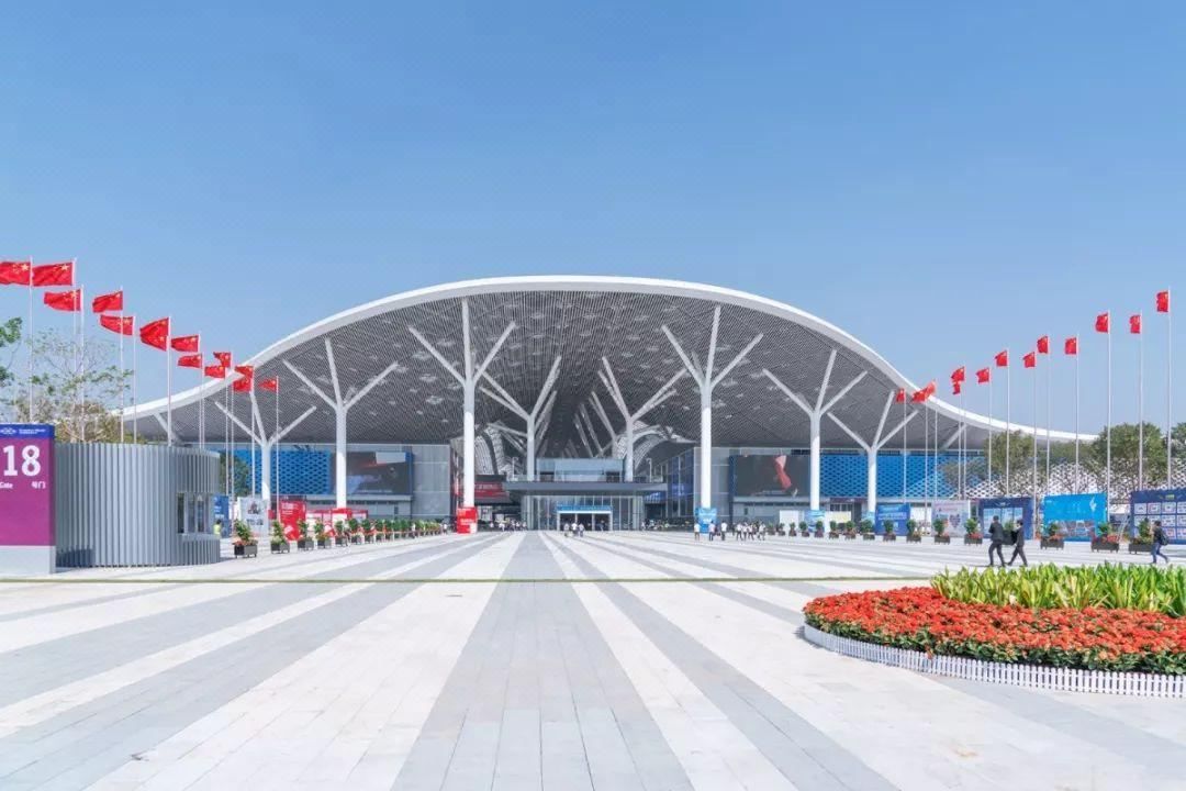 深圳福海国际会展中心亚朵酒店