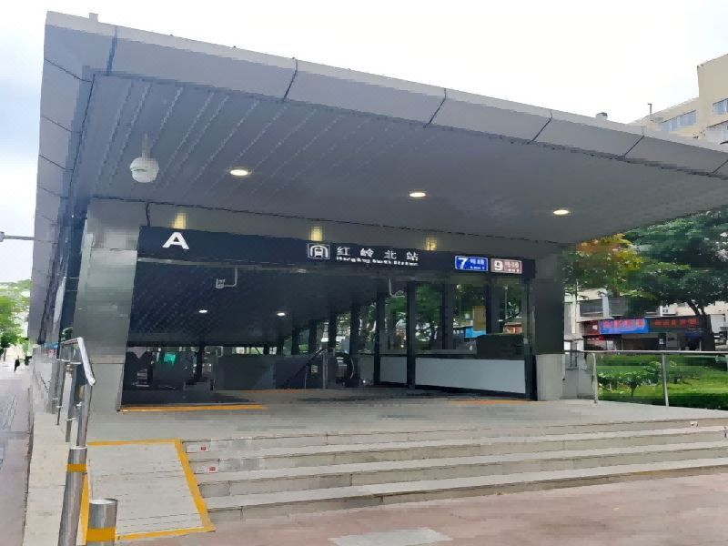 深圳市体育中心美居酒店