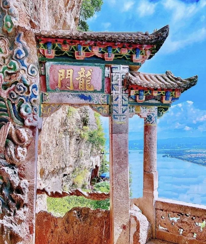 昆明广福路海乐世界亚朵酒店