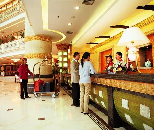 丽豪大饭店(贵阳黔灵山公园紫林庵地铁站店)