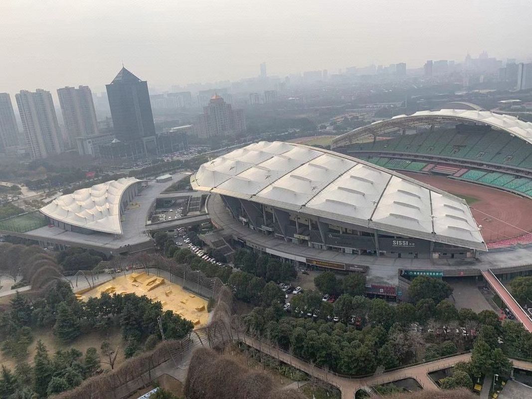 江阴滨江中路体育中心亚朵酒店