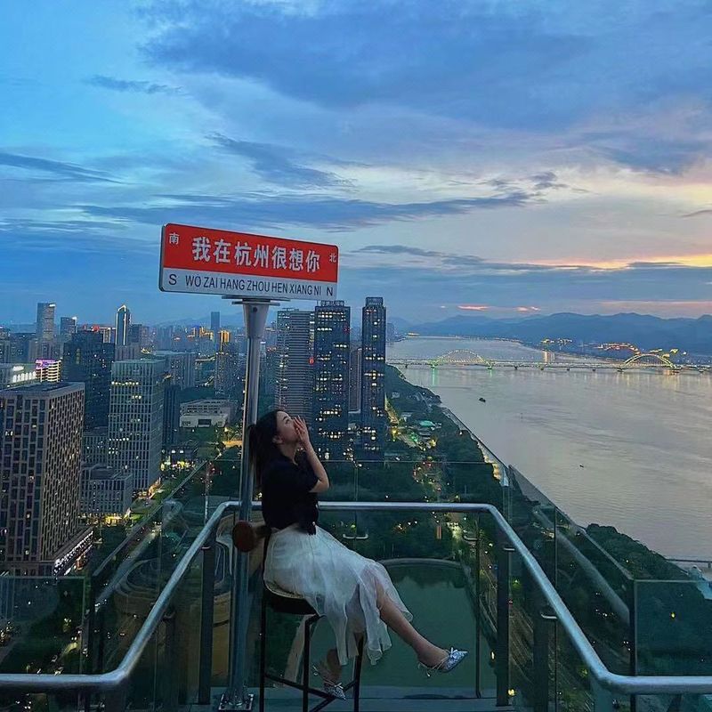 杭州诗莉莉漫戈塔&middot;天池高空江景酒店