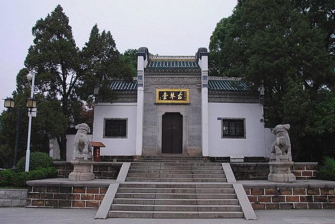 武汉四新国博希尔顿欢朋酒店