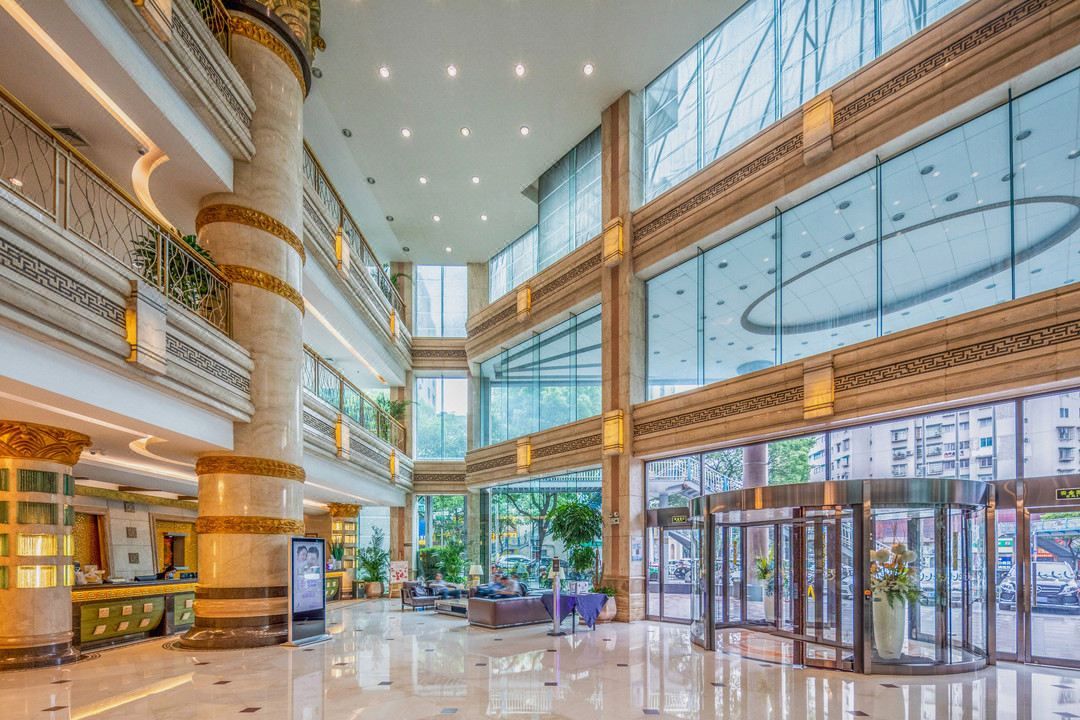丽豪大饭店(贵阳黔灵山公园紫林庵地铁站店)
