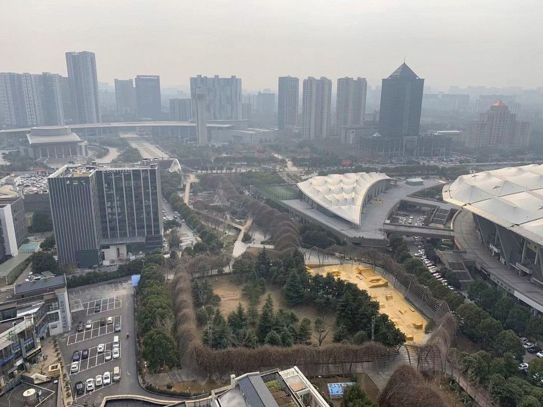 江阴滨江中路体育中心亚朵酒店
