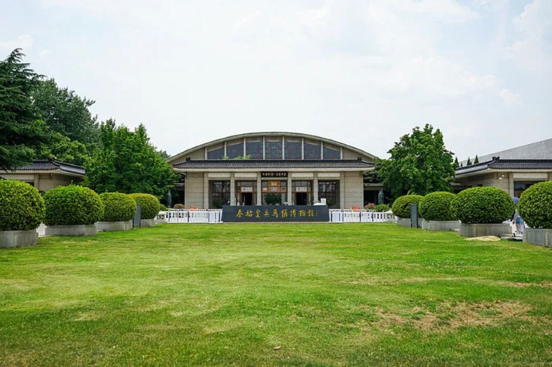 西安国际会展中心建国铂萃酒店(国际港务区地铁站店)