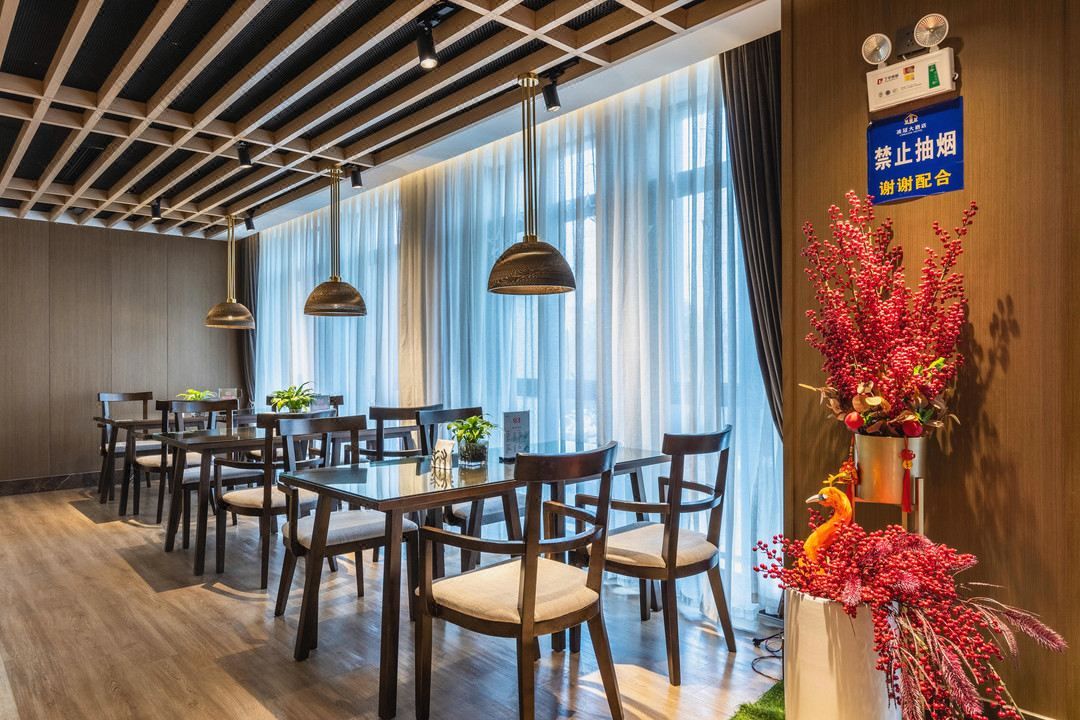 合肥凌冠大酒店(经开区翡翠湖大学城店)